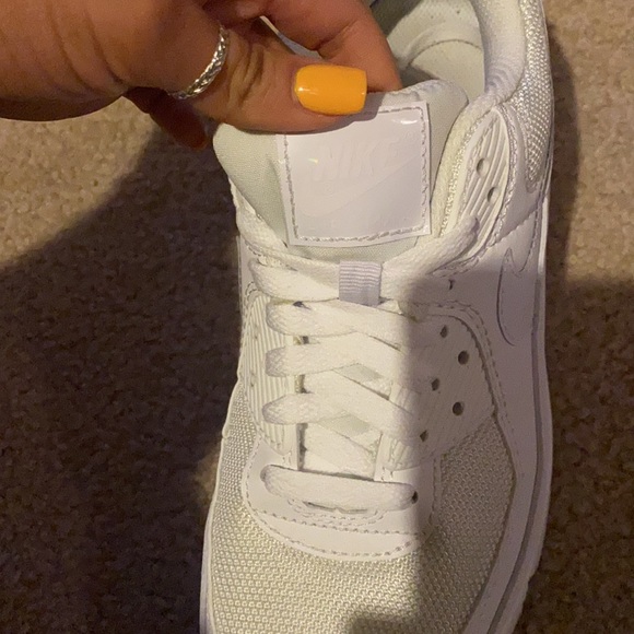 Women’s Nike Air-Max 90’s - Picture 2 of 4